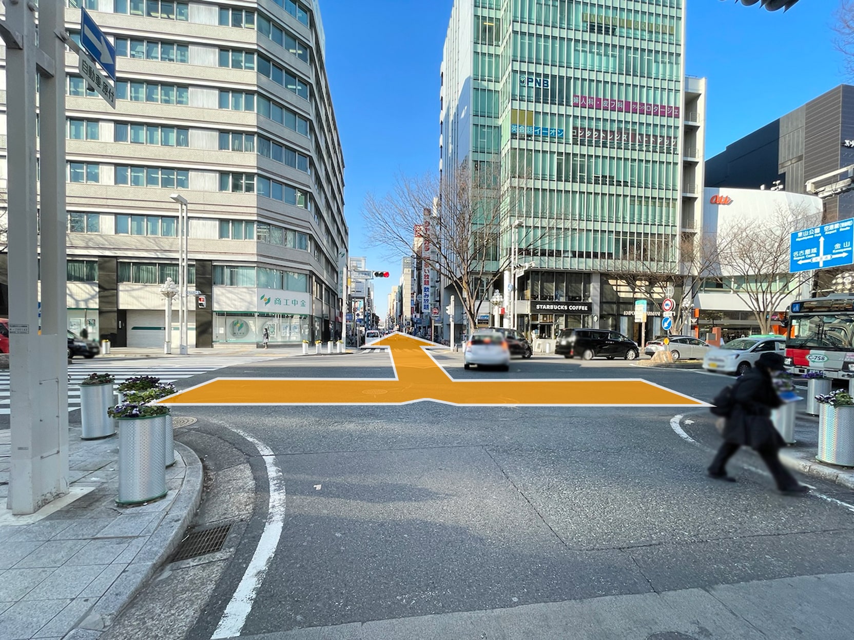 「広小路伊勢町」の交差点を北へ進みます。