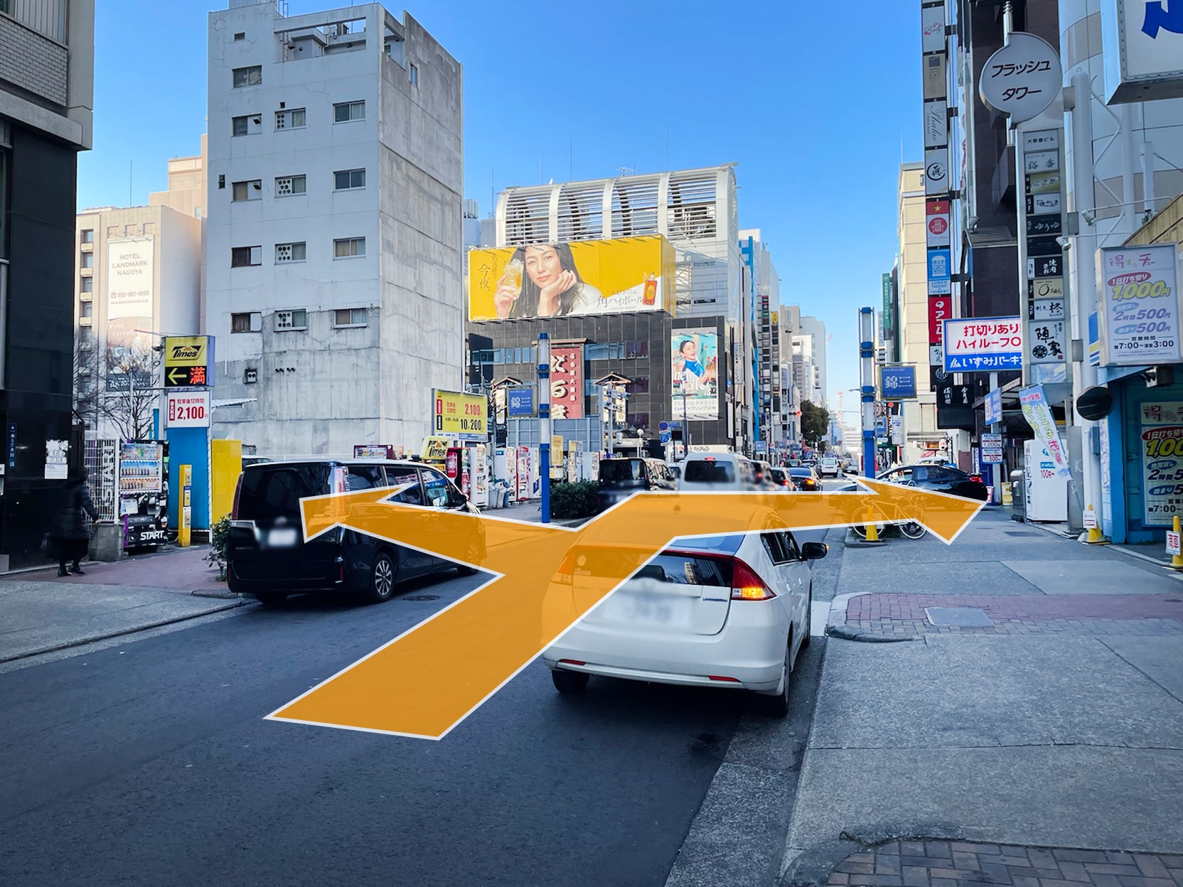 信号手前、左右にコインパーキングがございます。
※提携駐車場ではございませんのでご了承ください。